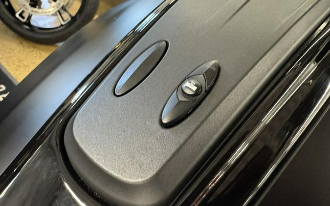 2025 Indian Motorcycle® Super Scout® Black Metallic