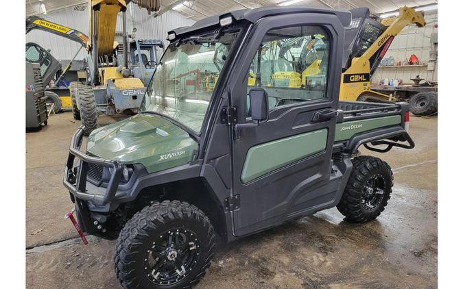 2022 Gator XUV 835R - John Deere