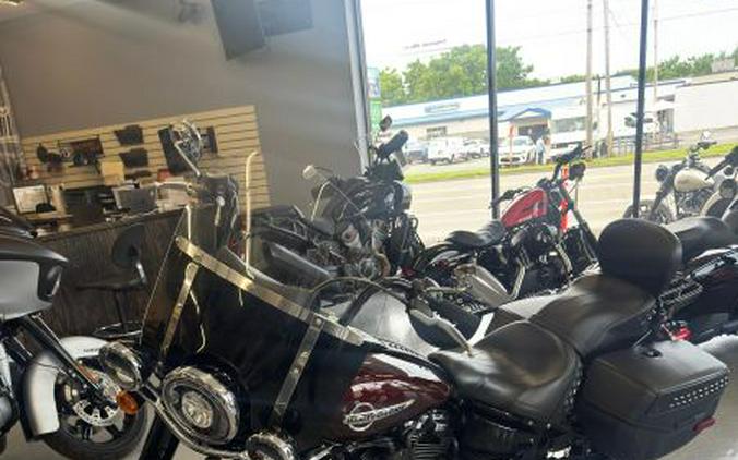 2018 Harley-Davidson FLHCS Heritage Classic 114