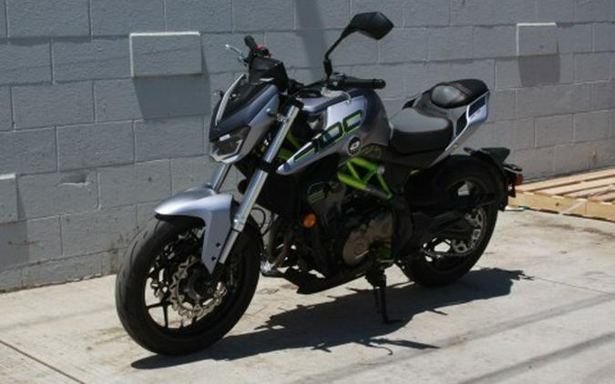 2023 QJMotor SRK400 ABS