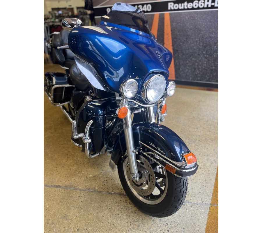 2003 Harley-Davidson Electra Glide® Ultra Classic® BLACK SOLID SPECIAL