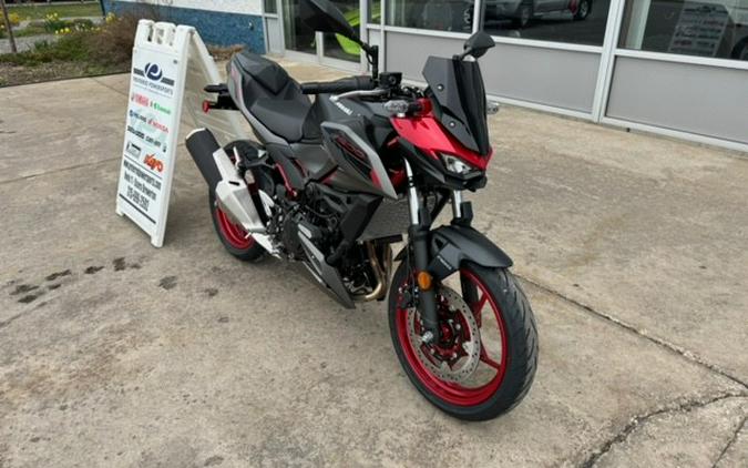 2024 Kawasaki Z500 SE ABS Candy Persimmon Red/Metallic Flat Spark Black/Metallic Matte Graphite Steel Gray