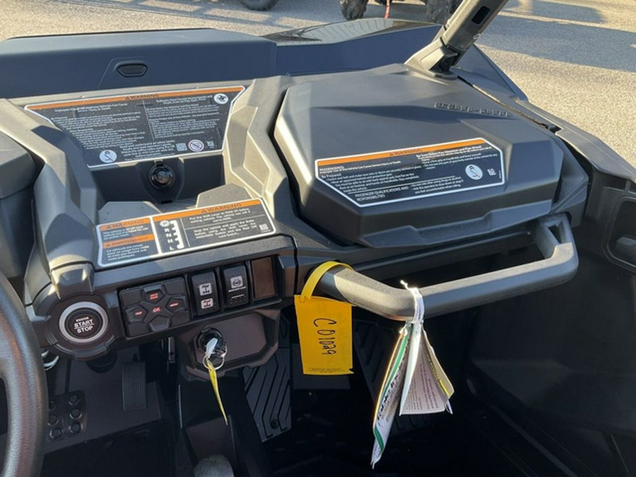 2026 Can-Am Commander XT 700