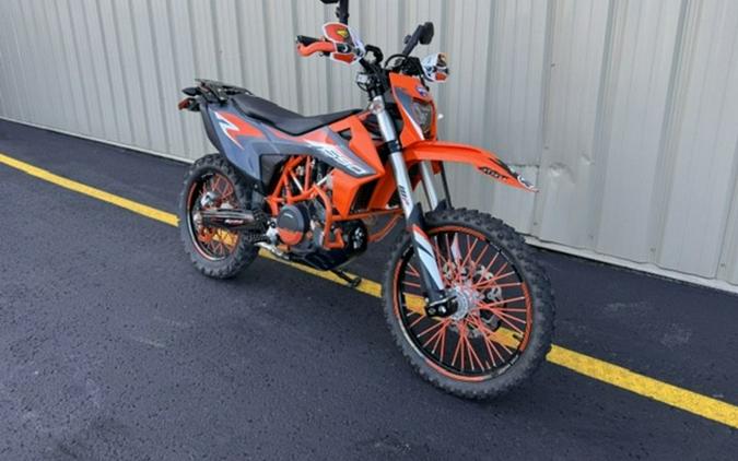 2022 KTM 690 Enduro R
