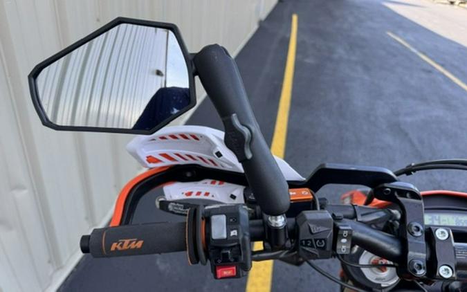 2022 KTM 690 Enduro R