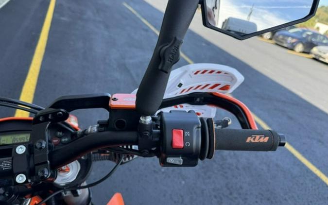 2022 KTM 690 Enduro R