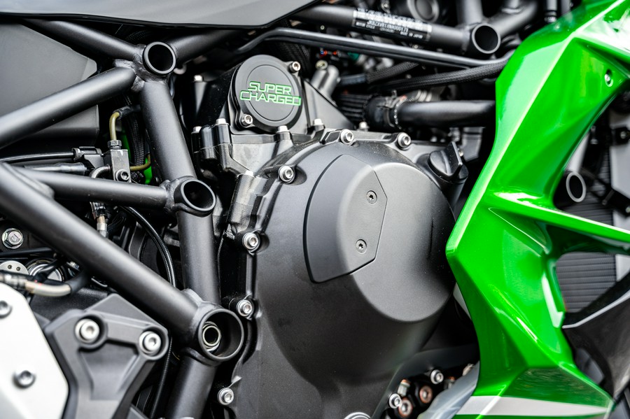 2022 Kawasaki Ninja® H2® SX SE