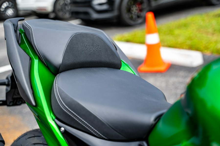 2022 Kawasaki Ninja® H2® SX SE