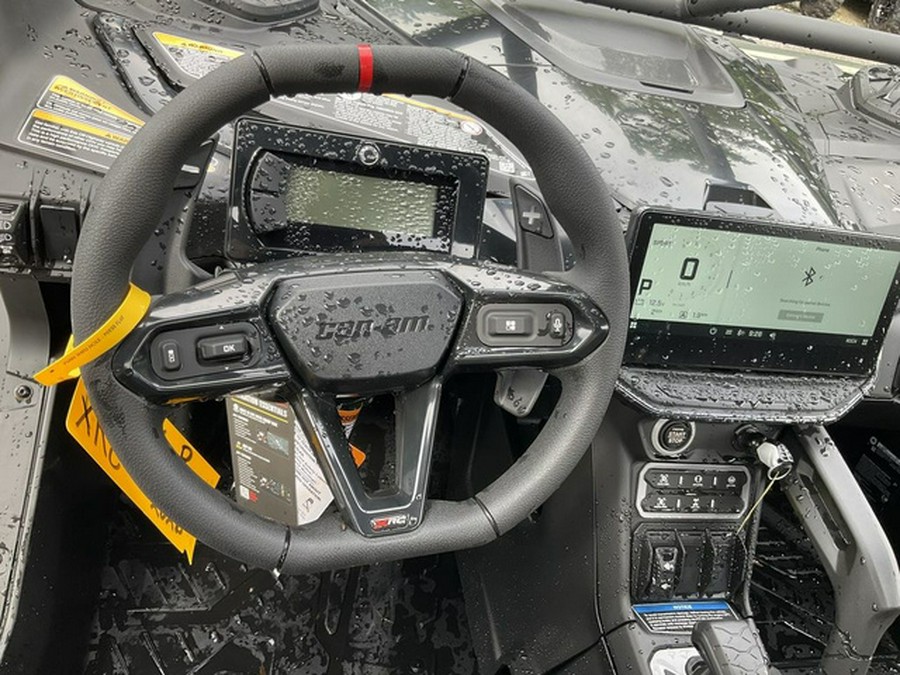 2026 Can-Am Maverick R X Rc
