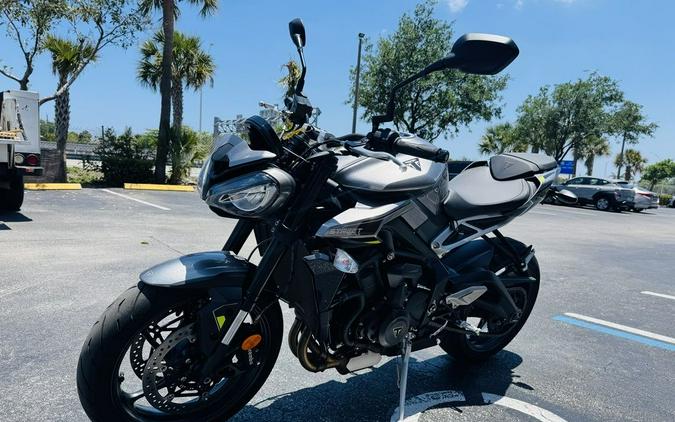 2024 Triumph Street Triple 765 R Silver Ice