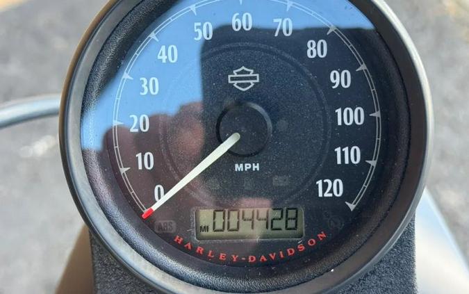 2022 Harley-Davidson XL883N Sportster Iron 883