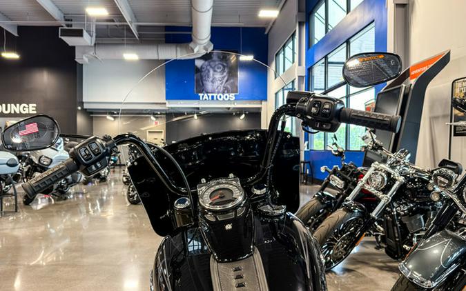 2026 Harley-Davidson Softail FLHC - Heritage Classic