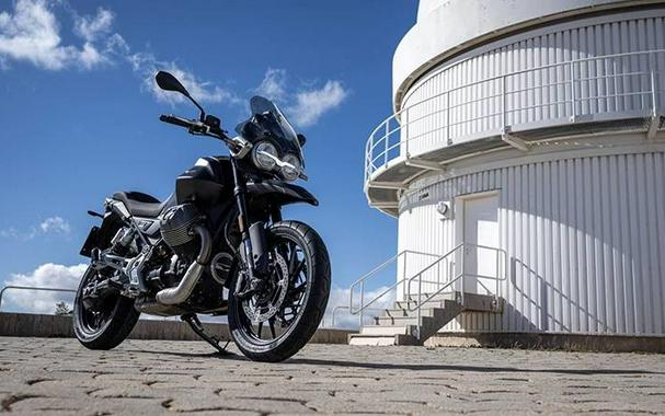 2025 Moto Guzzi V85 Strada