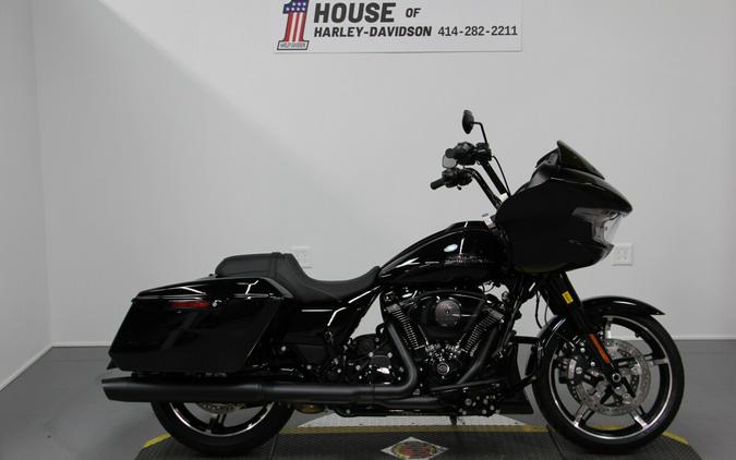 2025 Harley-Davidson® Road Glide® Vivid Black - Black Finish