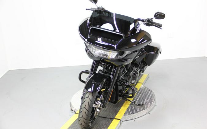 2025 Harley-Davidson® Road Glide® Vivid Black - Black Finish