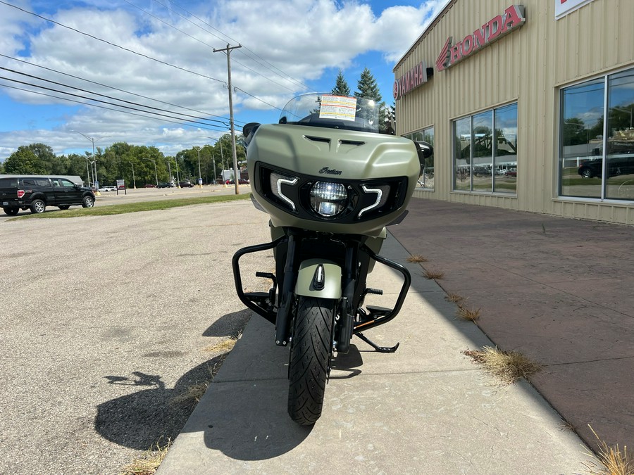 2025 Indian Motorcycle Challenger® Dark Horse® 112