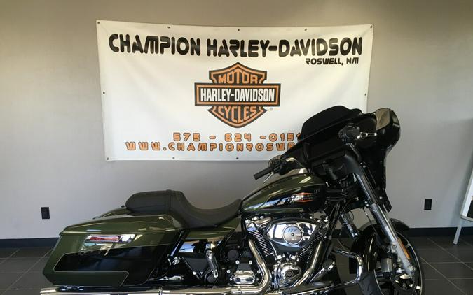 Street Glide®