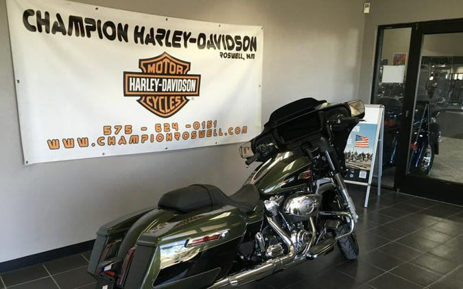 Street Glide®