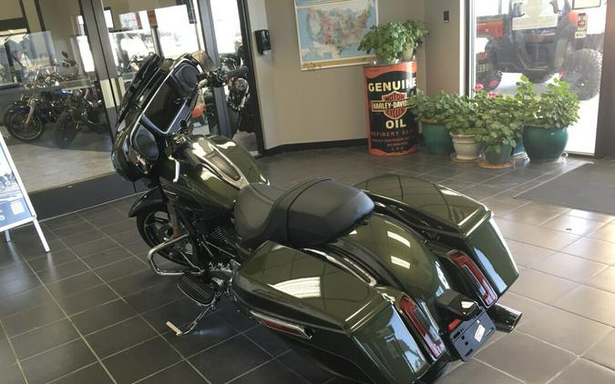 Street Glide®