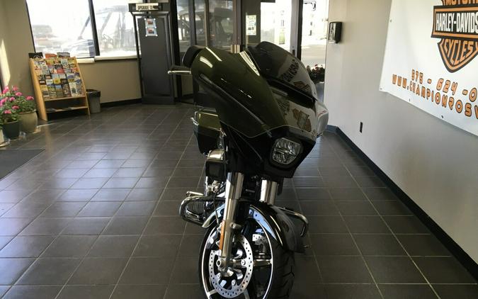 Street Glide®
