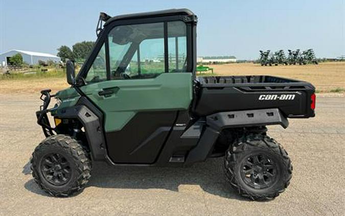 2024 Can-Am Defender DPS CAB