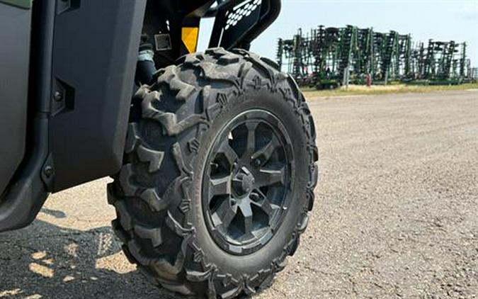 2024 Can-Am Defender DPS CAB