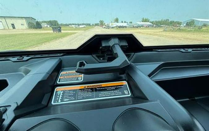 2024 Can-Am Defender DPS CAB