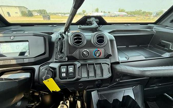 2024 Can-Am Defender DPS CAB