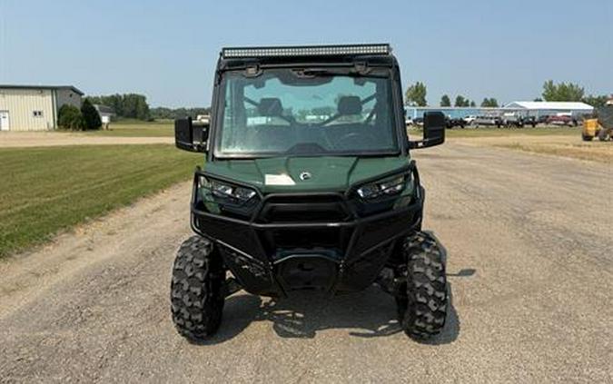 2024 Can-Am Defender DPS CAB