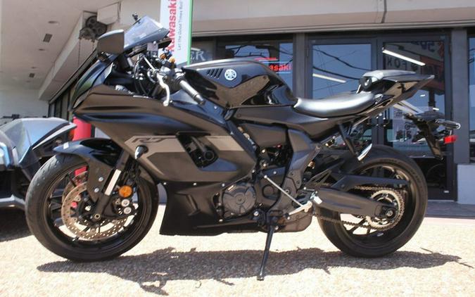 2025 Yamaha YZF-R7