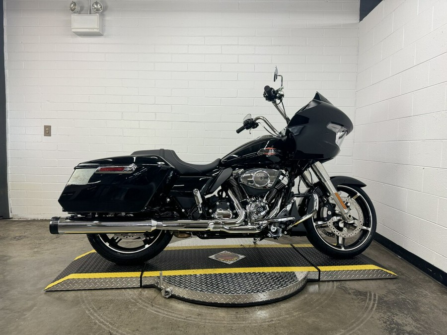 2024 Harley-Davidson Road Glide® VIVID BLACK