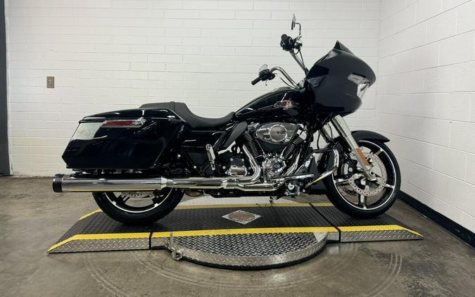 2024 Harley-Davidson Road Glide® VIVID BLACK