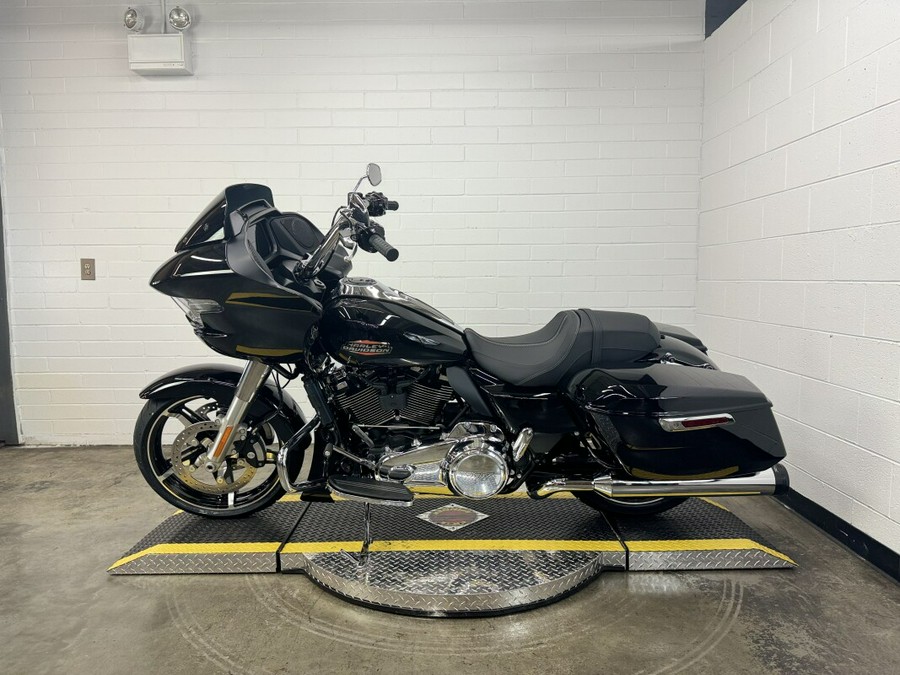 2024 Harley-Davidson Road Glide® VIVID BLACK