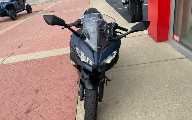 2023 Kawasaki Ninja® 400 Base