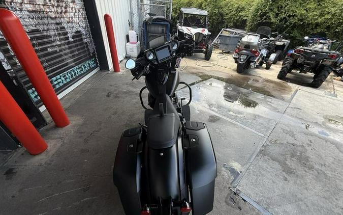 2025 Indian Motorcycle® Chieftain® Dark Horse® w/PowerBand Audio Black Smoke