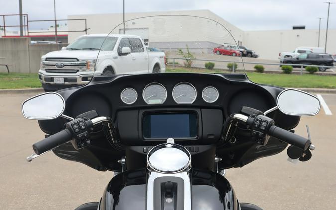 2019 Harley-Davidson Tri Glide Ultra FLHTCUTG