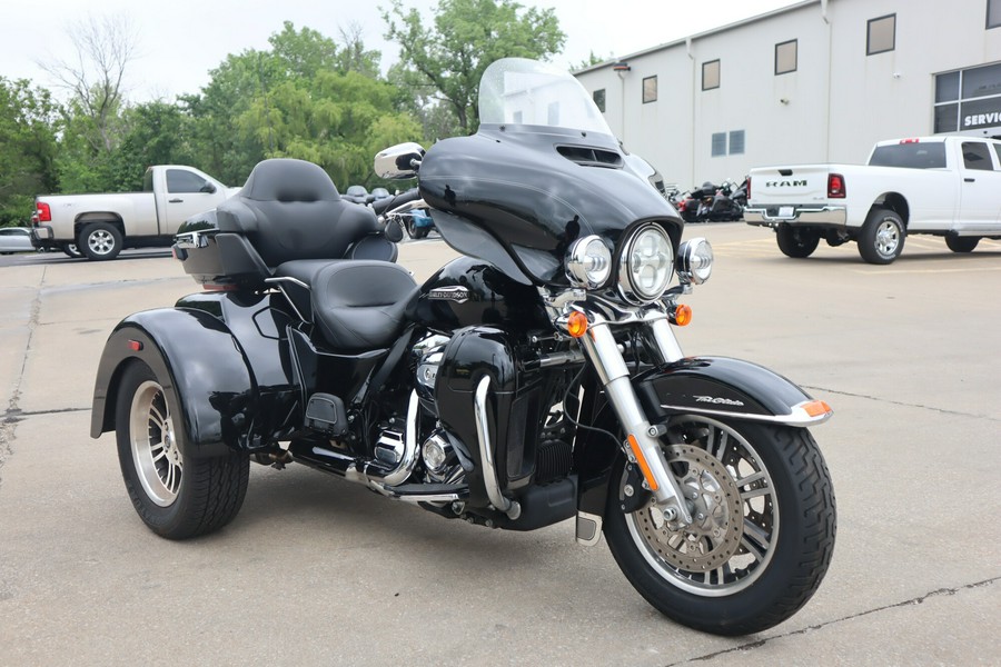 2019 Harley-Davidson Tri Glide Ultra FLHTCUTG