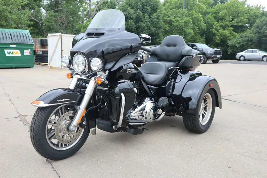 2019 Harley-Davidson Tri Glide Ultra FLHTCUTG