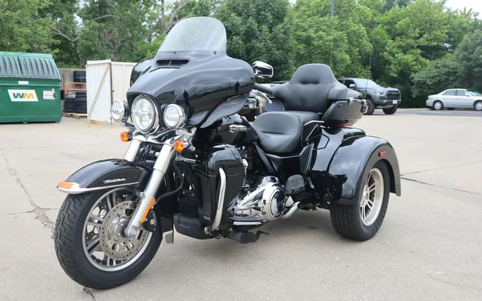2019 Harley-Davidson Tri Glide Ultra FLHTCUTG