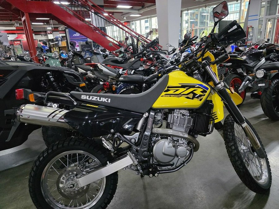 2027 Suzuki DR650SEM7