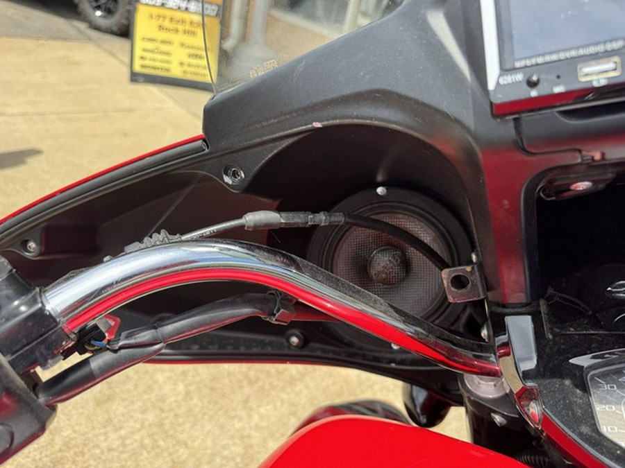 2015 Yamaha V Star 1300 Deluxe Rapid Red
