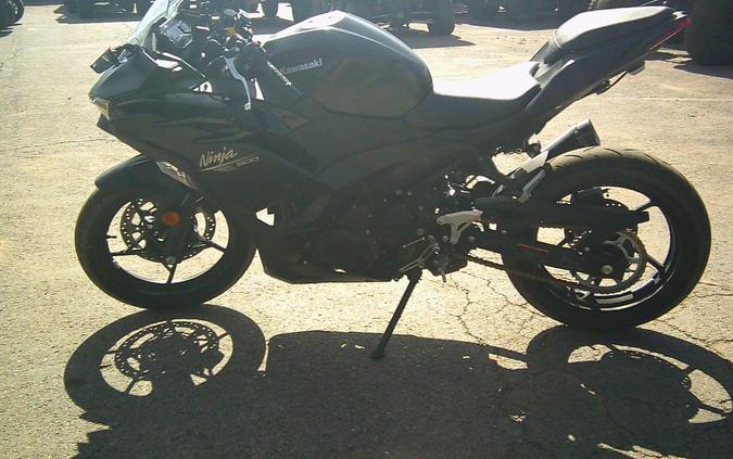 2026 KAWASAKI NINJA 500