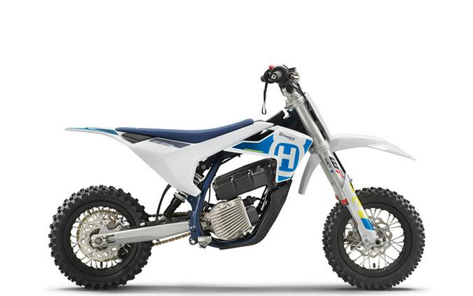 2024 Husqvarna® EE3