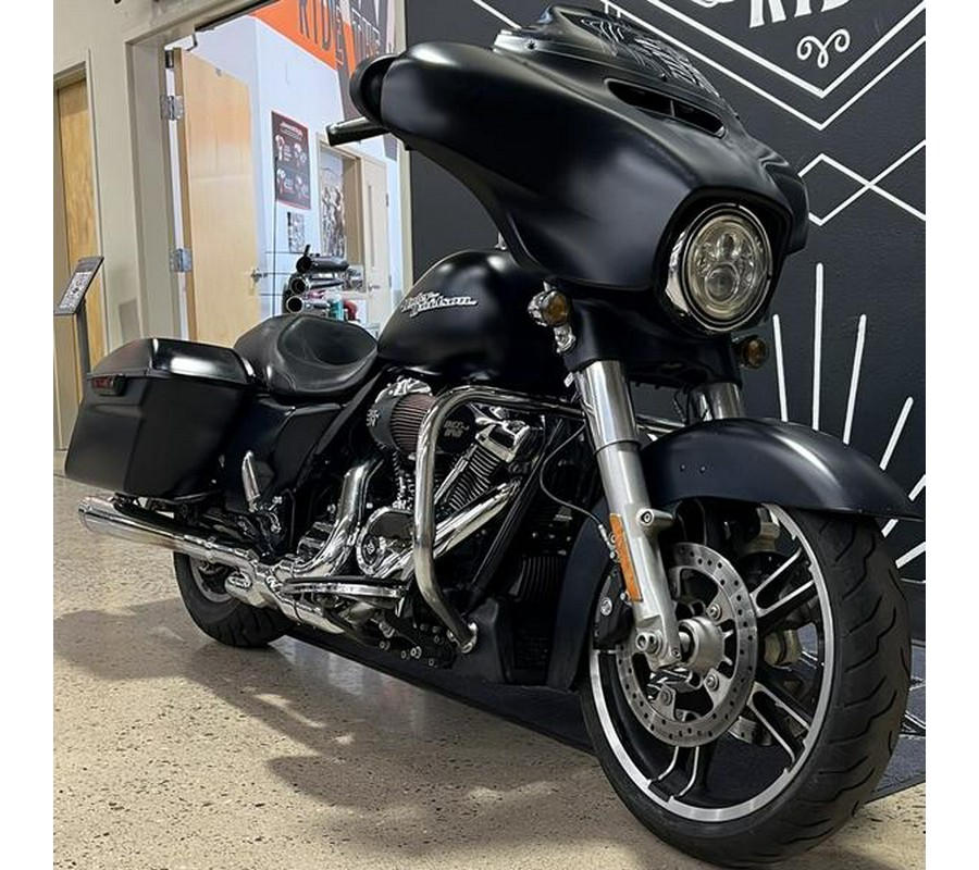 2017 Harley-Davidson® FLHXS - Street Glide® Special