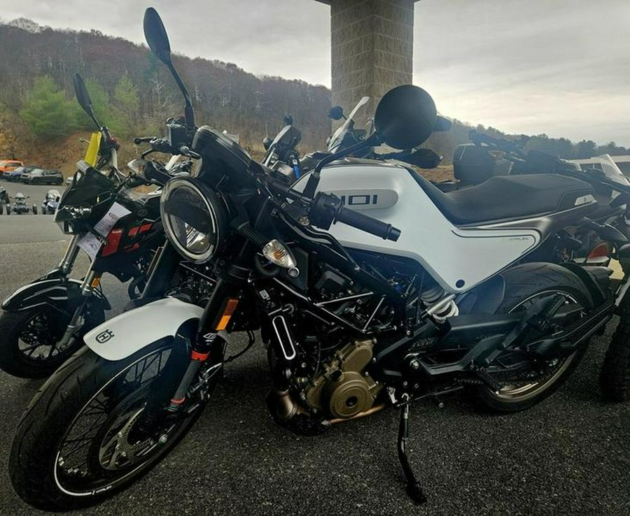 2022 Husqvarna® Svartpilen 401