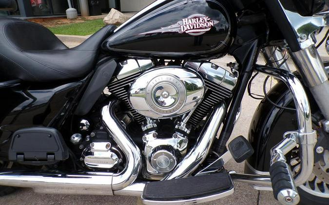 2011 Harley-Davidson® FLHTC - Electra Glide® Classic