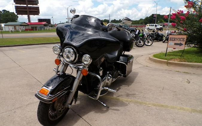 2011 Harley-Davidson® FLHTC - Electra Glide® Classic