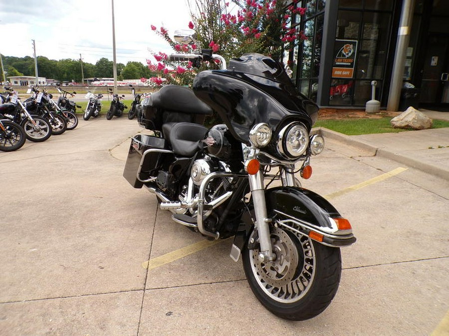 2011 Harley-Davidson® FLHTC - Electra Glide® Classic