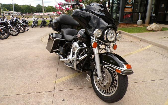 2011 Harley-Davidson® FLHTC - Electra Glide® Classic