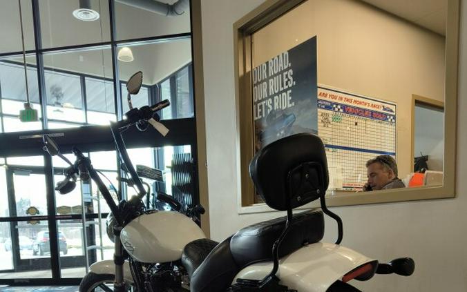 2018 Harley-Davidson® Breakout® 114 Silver Fortune